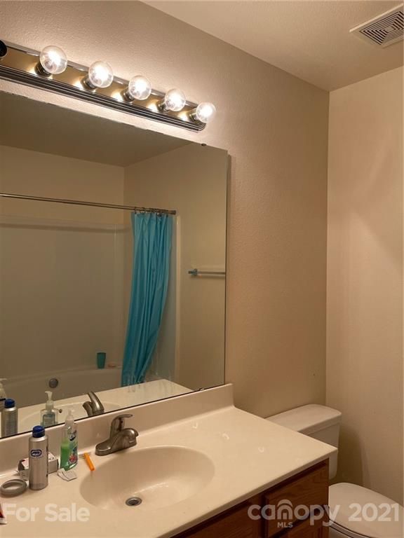 1976 Flushing Ct, Charlotte, NC 28215