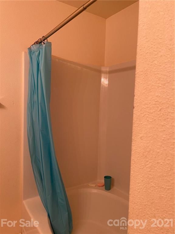 1976 Flushing Ct, Charlotte, NC 28215