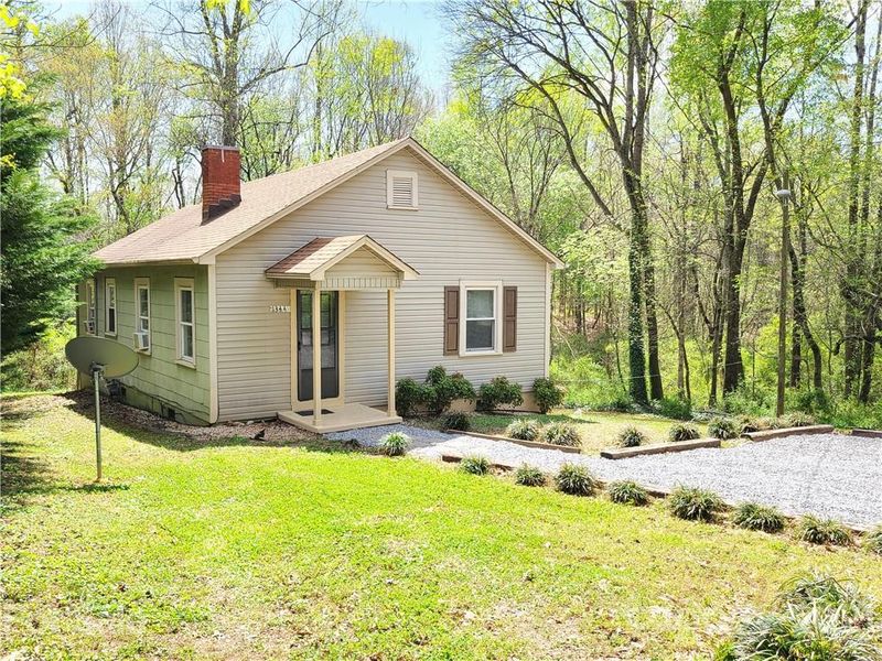 1344 14th Ave NE, Hickory, NC 28601