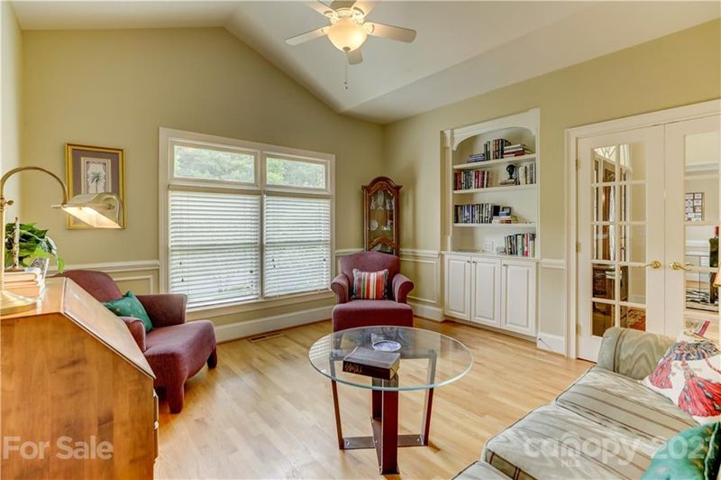 16410 Riverpointe Dr, Charlotte, NC 28278