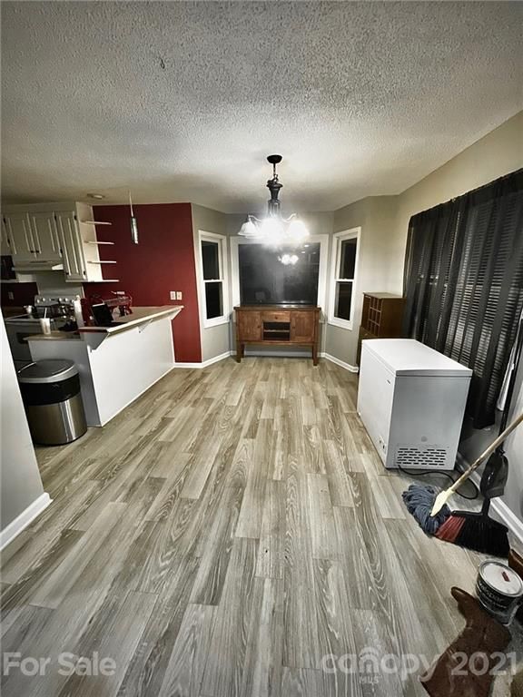 186 Mabry Ln, Gaffney, SC 29341