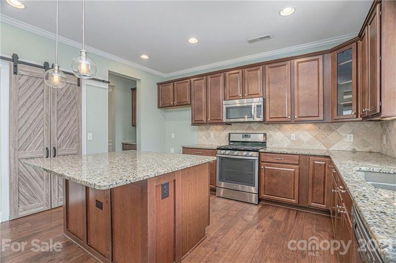 15433 Oleander Dr, Charlotte, NC 28278