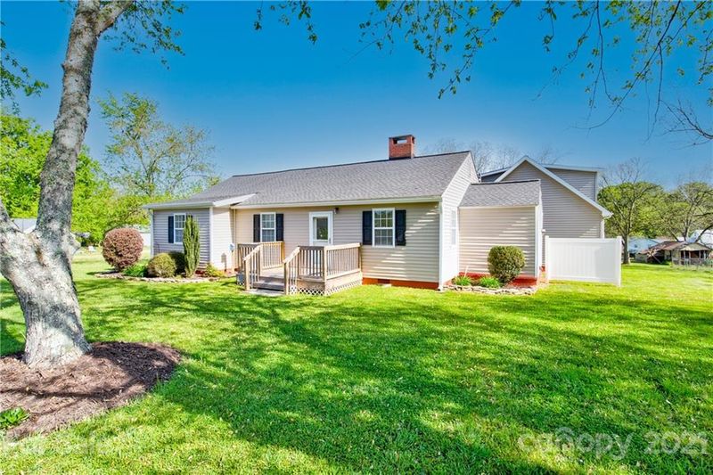 1039 Grace Ave, Lancaster, SC 29720