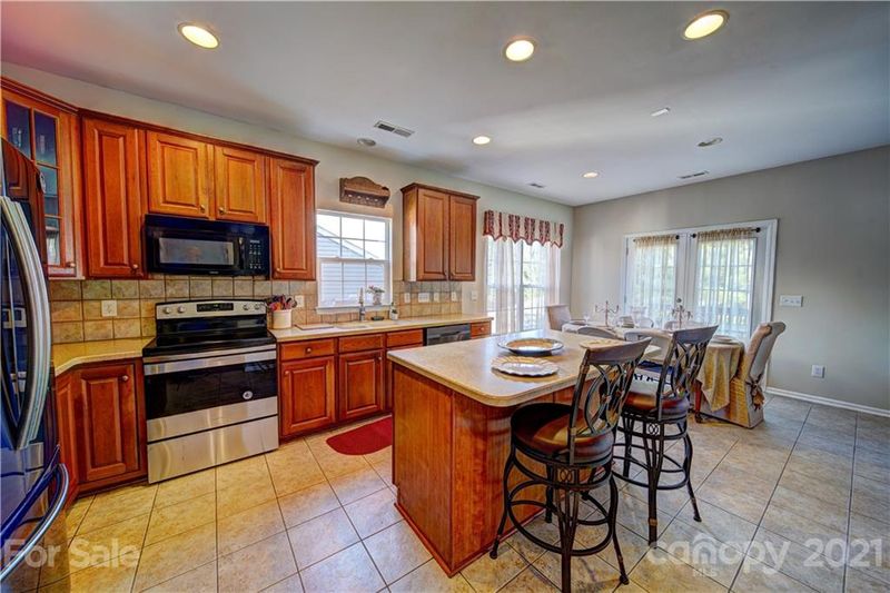 2205 Baggins Ln, Charlotte, NC 28269