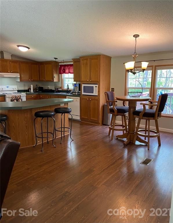 112 Barkland Ln, Mooresville, NC 28117