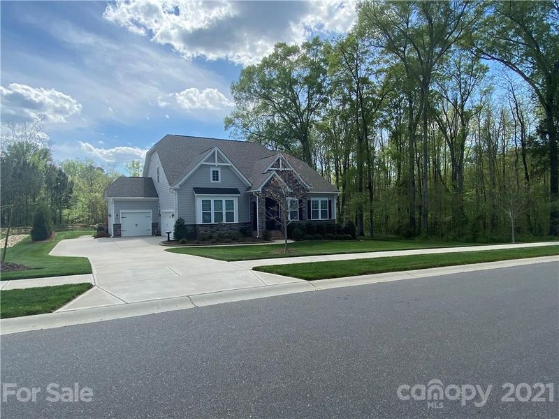 1109 Vickery Dr, Matthews, NC 28104