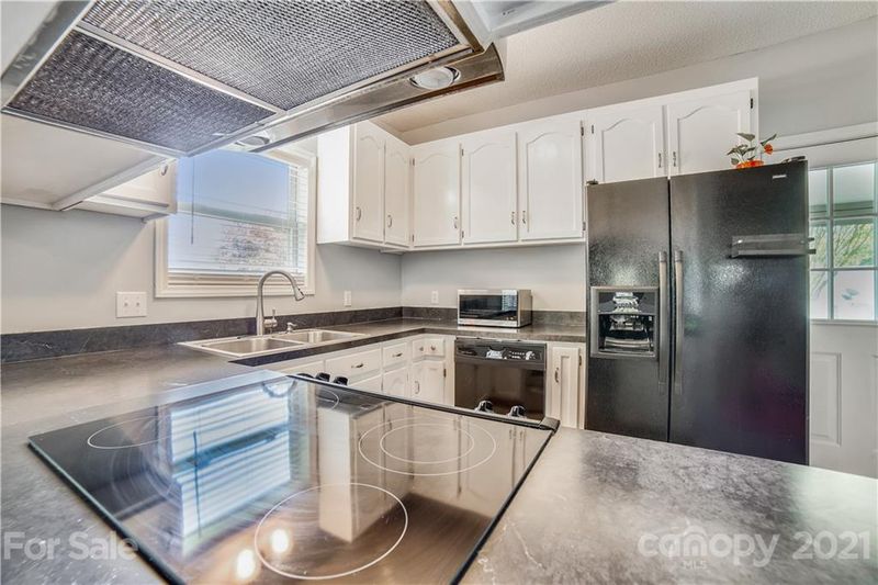220 Sixth St, Belmont, NC 28012