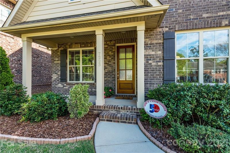 7223 Sheffingdell Dr, Charlotte, NC 28226