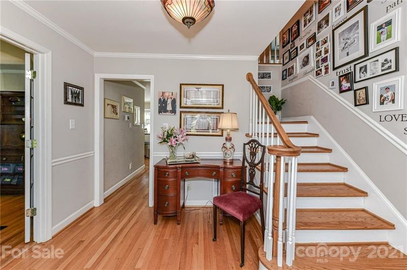 5503 Five Knolls Dr, Charlotte, NC 28226