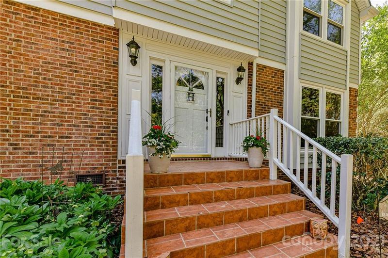 5503 Five Knolls Dr, Charlotte, NC 28226