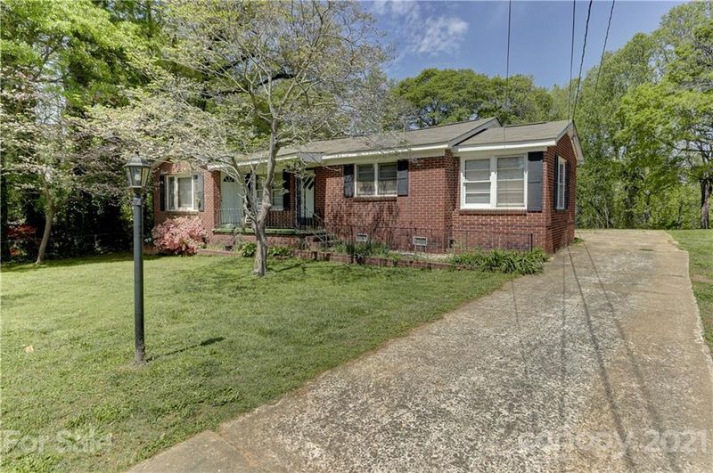 224 Carson Dr, Gastonia, NC 28052