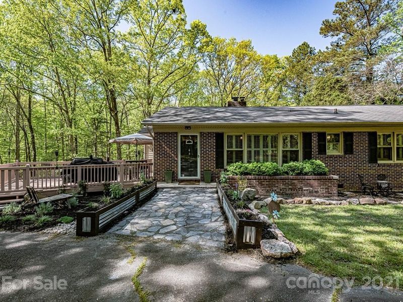 579 Lakenglen Rd, Chester, SC 29706