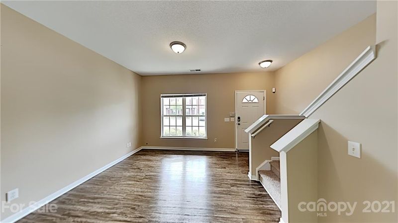 8027 Stoneham Ct, Matthews, NC 28105