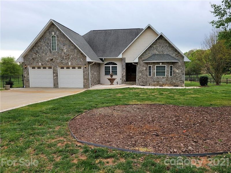 194 Jane Sowers Rd, Statesville, NC 28625