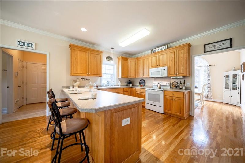 1124 Windsor Dr S, Kannapolis, NC 28081