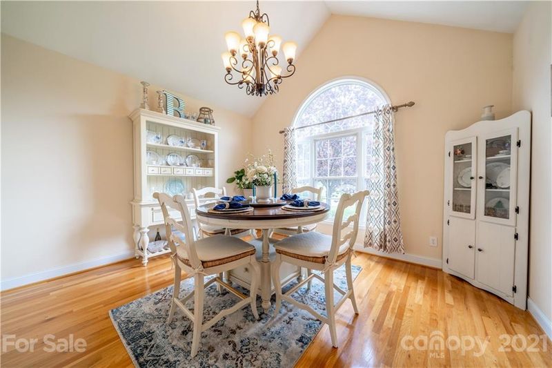 1124 Windsor Dr S, Kannapolis, NC 28081