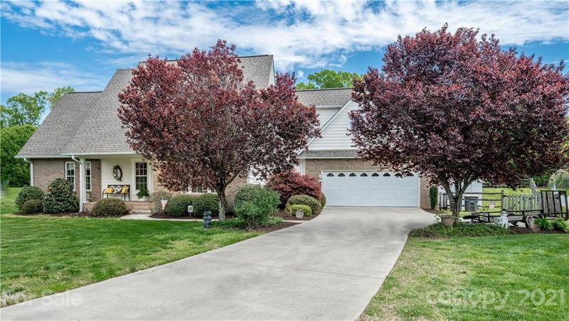 1124 Windsor Dr S, Kannapolis, NC 28081