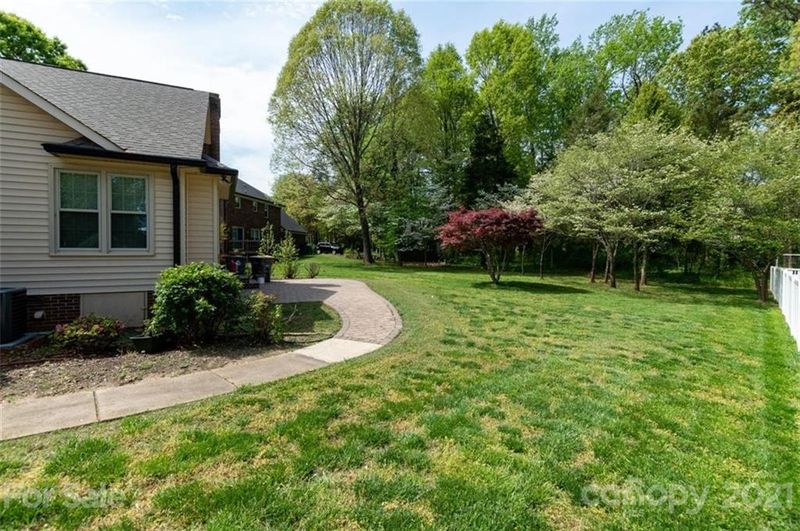 620 Peacehaven Rd, Kannapolis, NC 28083
