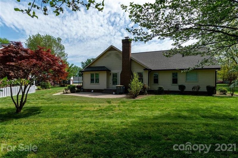 620 Peacehaven Rd, Kannapolis, NC 28083