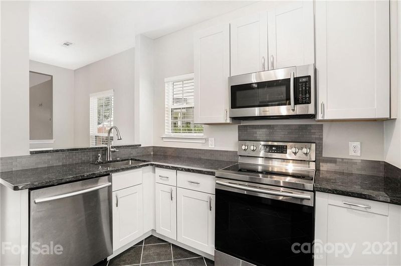 1420 Anthem Ct, Charlotte, NC 28205