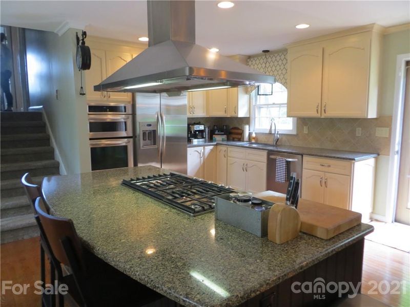 143 Chadmore Dr, Charlotte, NC 28270
