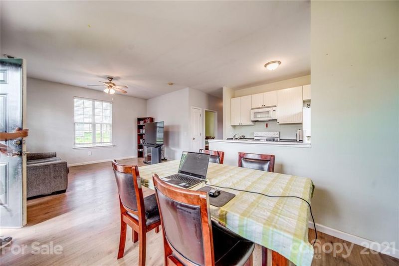 321 S High St, Lincolnton, NC 28092