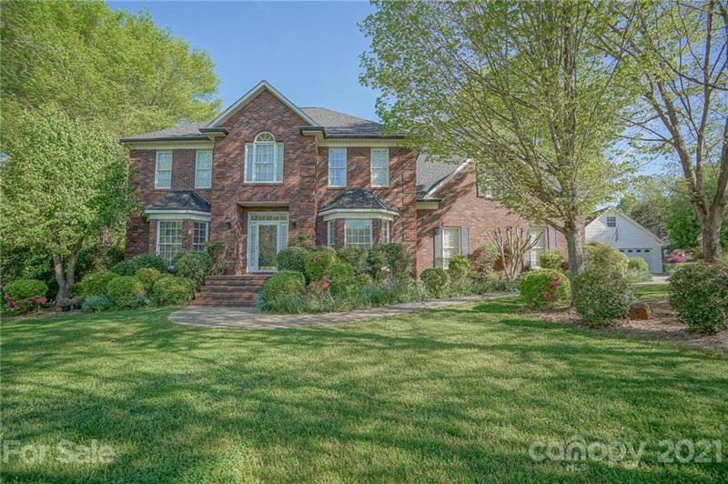 4900 Sherborne Dr, Harrisburg, NC 28075