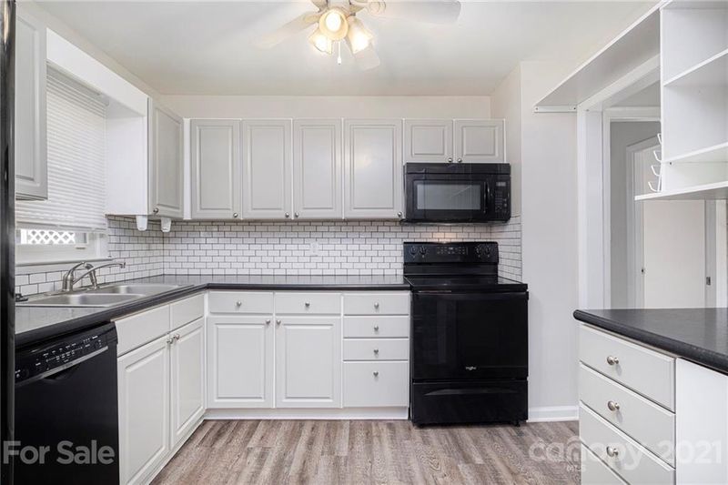 5125 Springview Rd, Charlotte, NC 28213