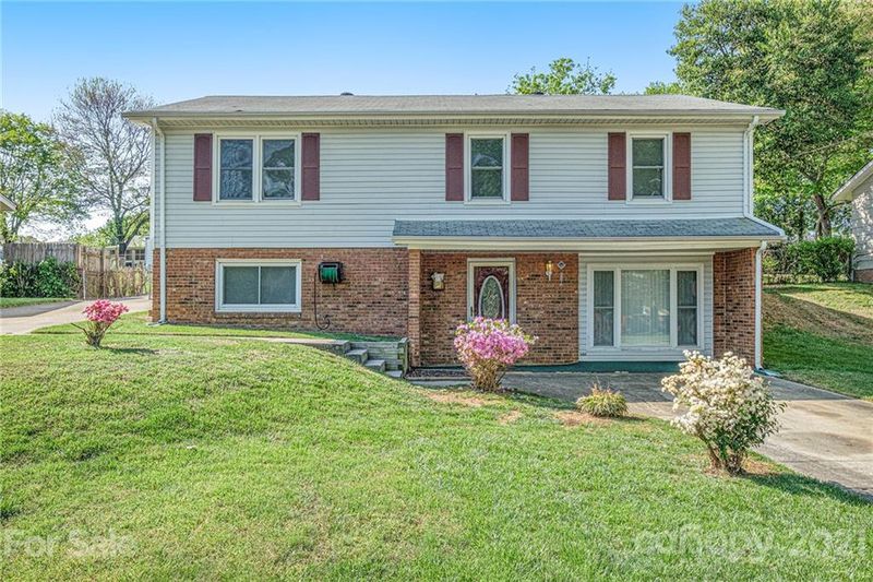 5125 Springview Rd, Charlotte, NC 28213