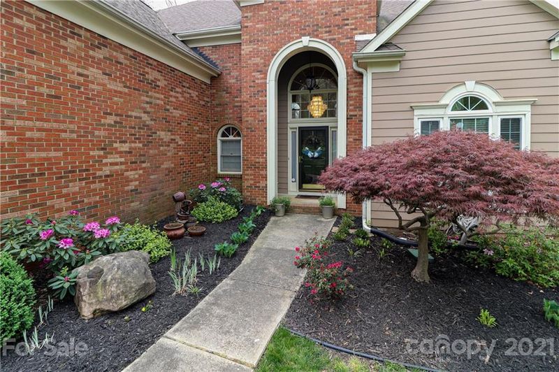 5709 Stream Ridge Dr, Charlotte, NC 28269