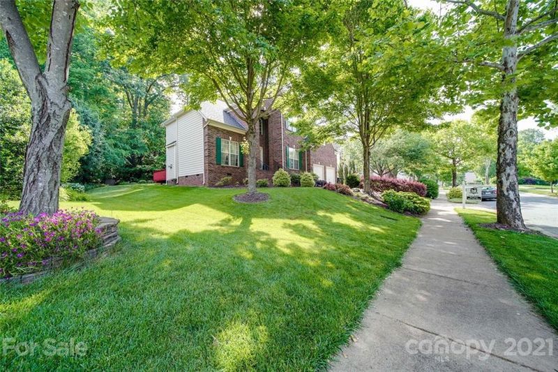 19914 Sandyedge Dr, Cornelius, NC 28031
