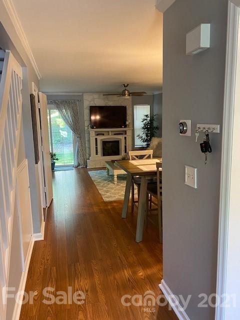 6437 Windsor Gate Ln, Charlotte, NC 28215