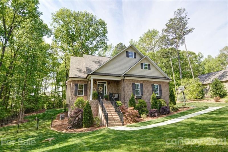 2000 Scuffle Hill Dr, Monroe, NC 28110