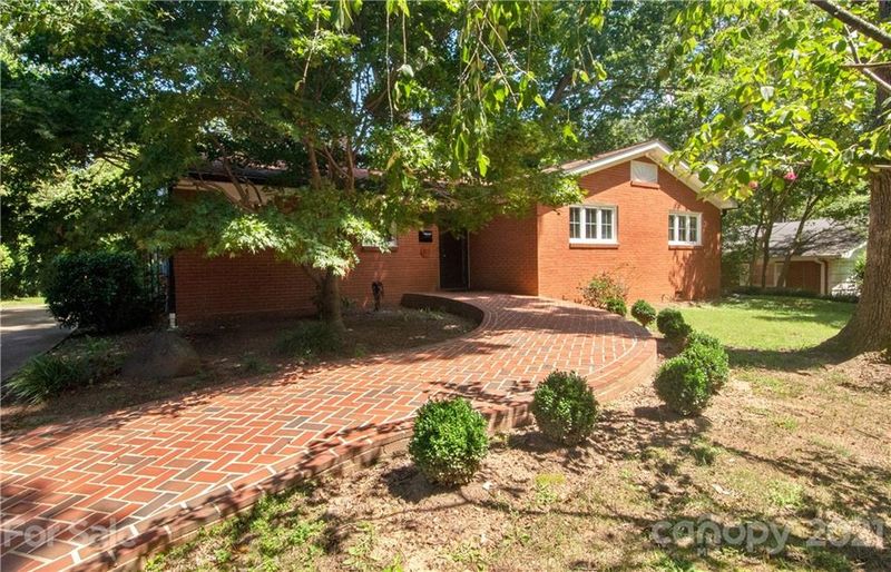 815 Burnley Rd, Charlotte, NC 28210