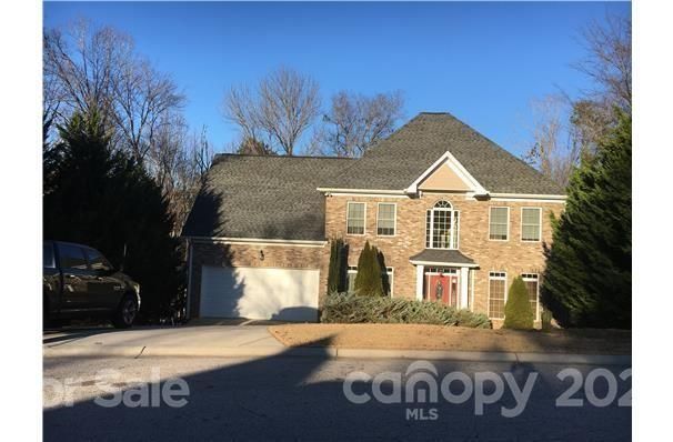 25073 Woodhaven Dr, Tega Cay, SC 29708