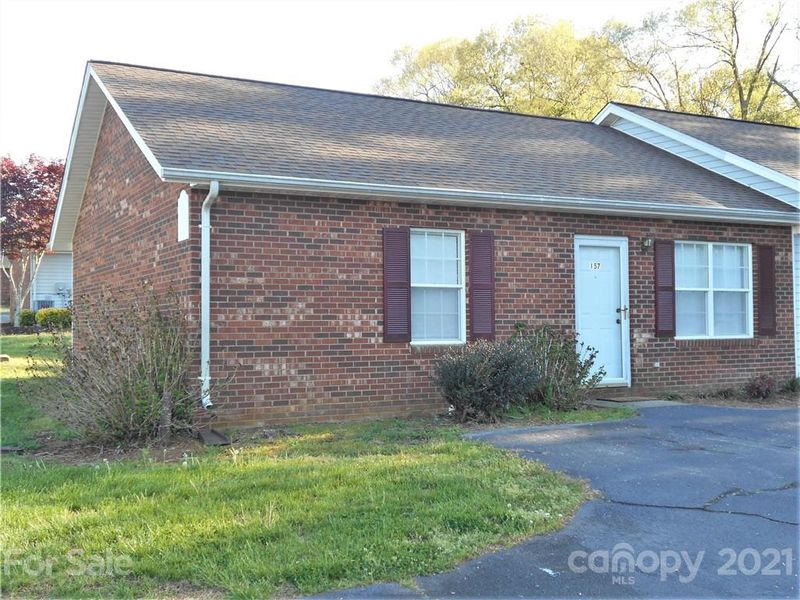 157 24th St NW, Hickory, NC 28601