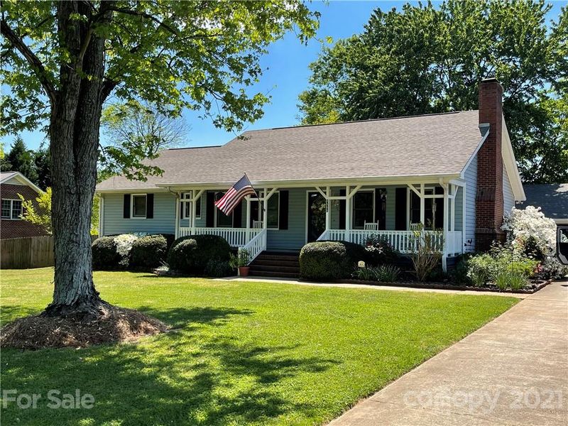 4511 Oak Dr, Charlotte, NC 28269
