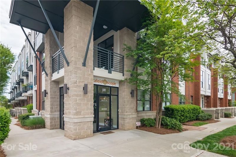 908 E 8th St, Charlotte, NC 28204