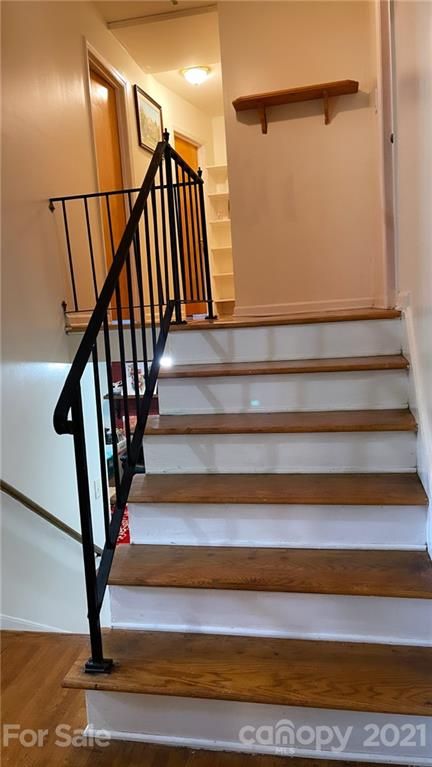 5301 Carriage Drive Cir, Charlotte, NC 28205