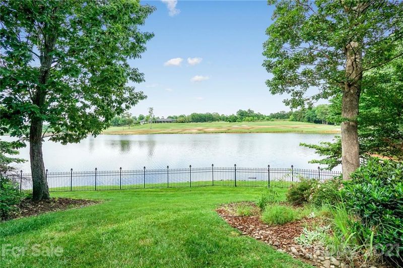6915 Ancient Oak Ln, Charlotte, NC 28277