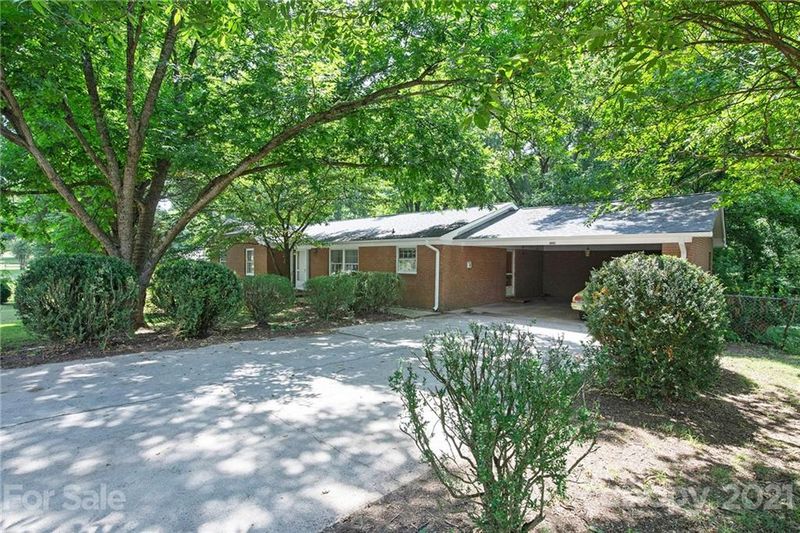 129 Piedmont Dr, Kannapolis, NC 28081