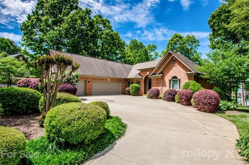 128 Sumter Dr, Mooresville, NC 28117