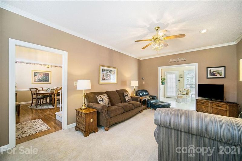 2305 Coach House Ln, Kannapolis, NC 28081