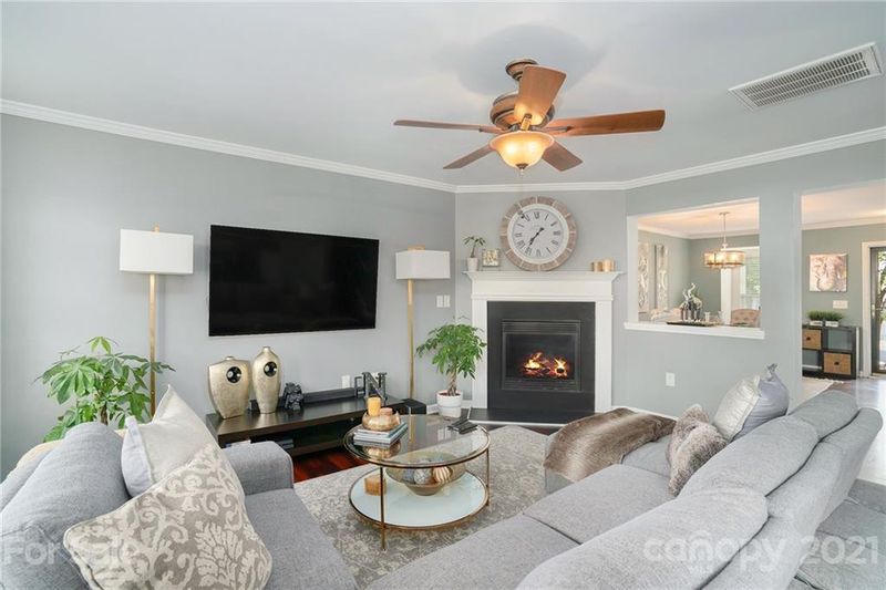 4013 Merseyside Ct, Charlotte, NC 28213