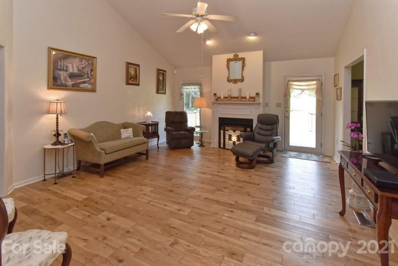 7813 Mcconnell Rd, Denver, NC 28037
