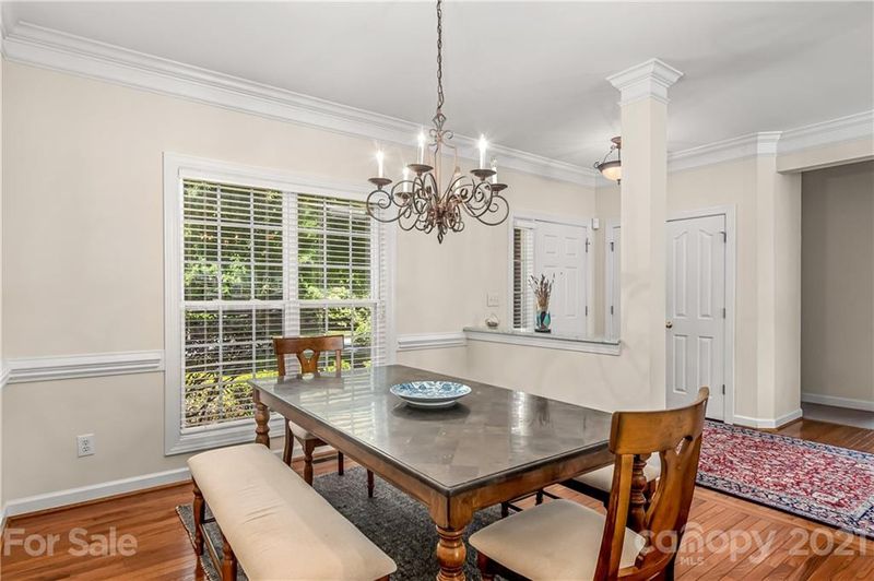 11121 Valley Spring Dr, Charlotte, NC 28277
