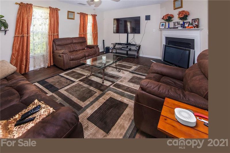 2512 Lassen Bay Pl, Charlotte, NC 28215