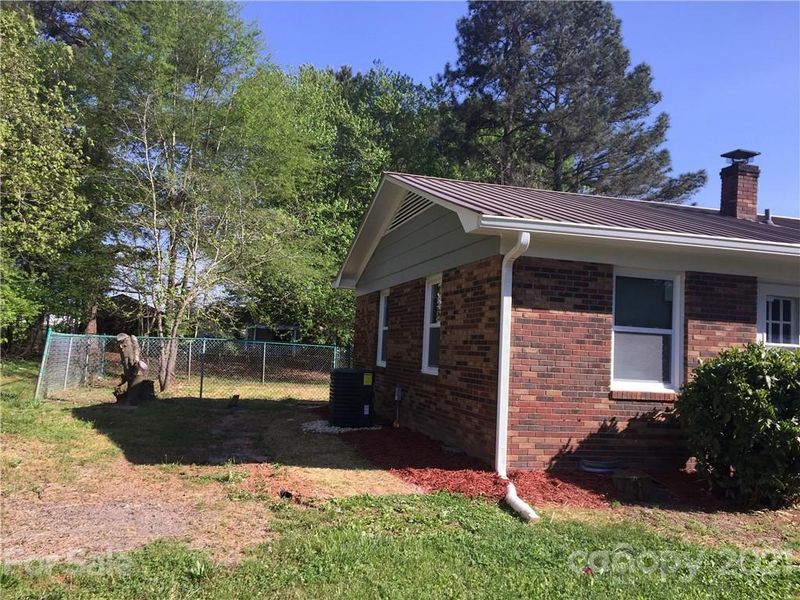259 Suncrest Rd, Cherryville, NC 28021