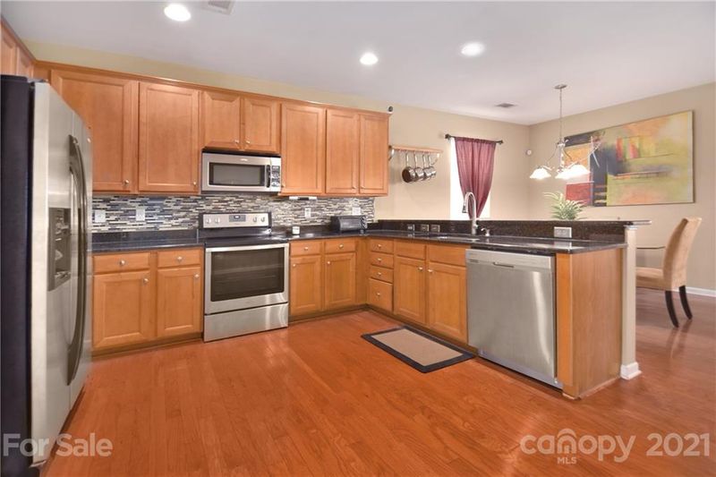 3391 Streamside Dr, Davidson, NC 28036