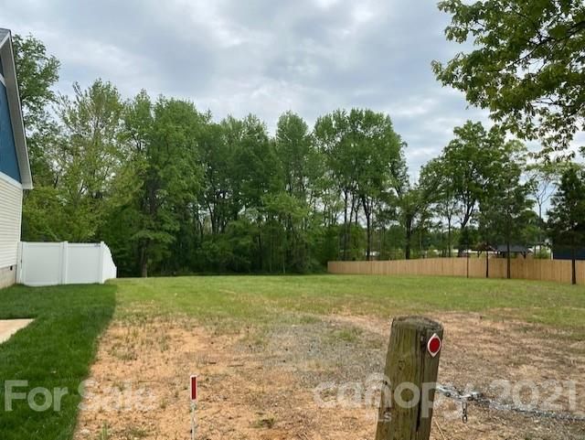 2803 Old Steele Creek Rd, Charlotte, NC 28208